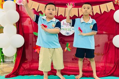 👯‍♀️👯‍♀️   Giờ dạy tốt  👯‍♀️👯‍♀️👯‍♀️ Chào mừng Ngày Quốc tế Phụ nữ 8/3♥️♥️♥️ Lớp: Lá 1 👈👈 Hoạt động: Âm nhạc: Mẹ hãy nắm chặt tay con đi  Giáo viên: Phạm Thuý Phương Ngày dạy: 7/3/2025 ♥️♥️♥️♥️♥️♥️♥️♥️ Từ những động tác đơn giản nhưng mang đầy tình yêu của các con dành cho các mẹ.  Chúc các mẹ ngày 8/3 thật nhiều niềm vui ♥️♥️♥️