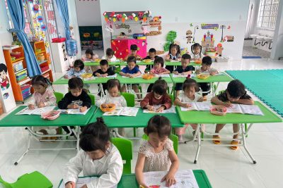 Bé khéo tay. Gv Trần Thị Na. Lớp Mầm